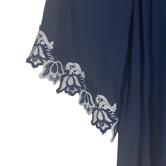 Unique Spectrum Off Shoulder Embroidered Floral Cuff Blouse Women's 1X Blue - Picture 6 of 8